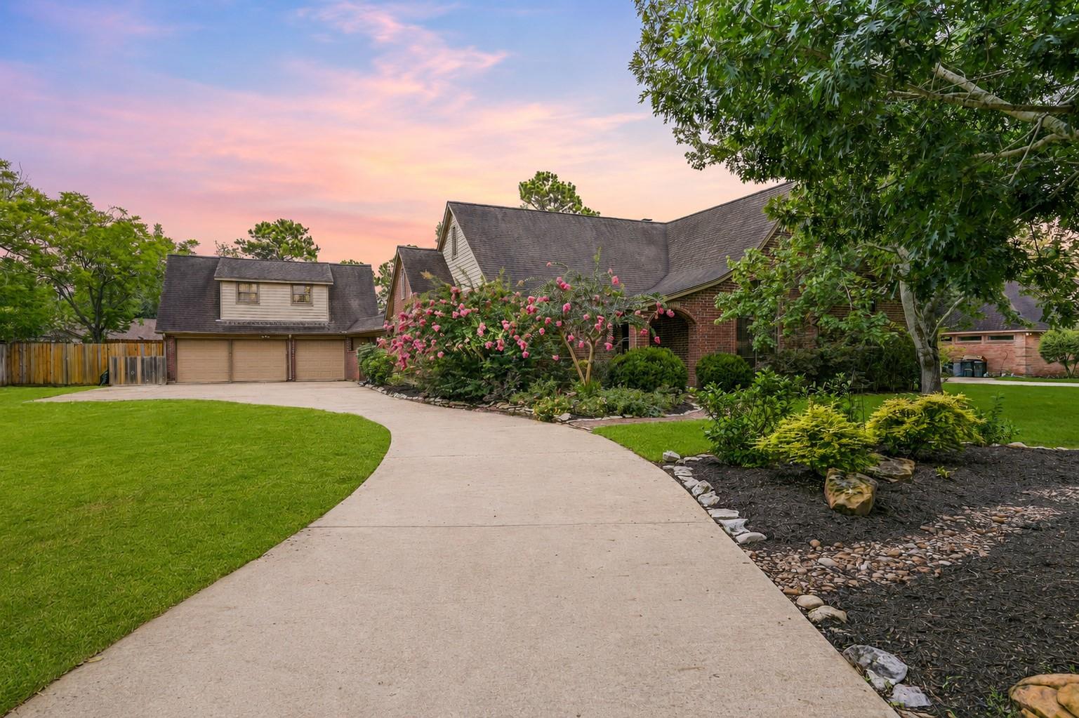 1207 W Edgewood Drive