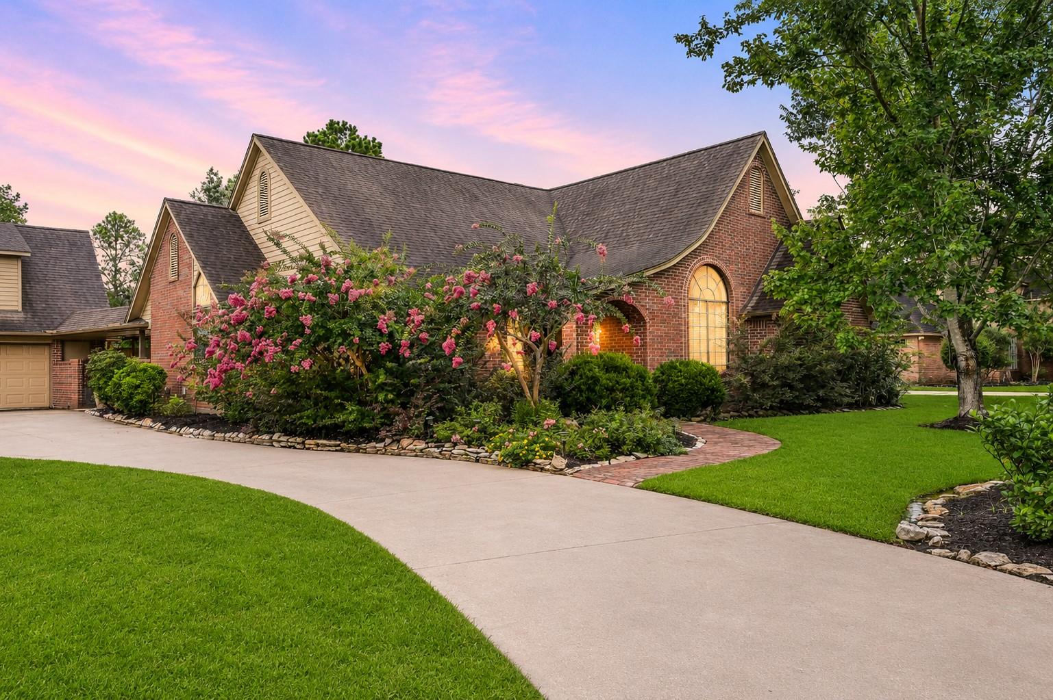 1207 W Edgewood Drive