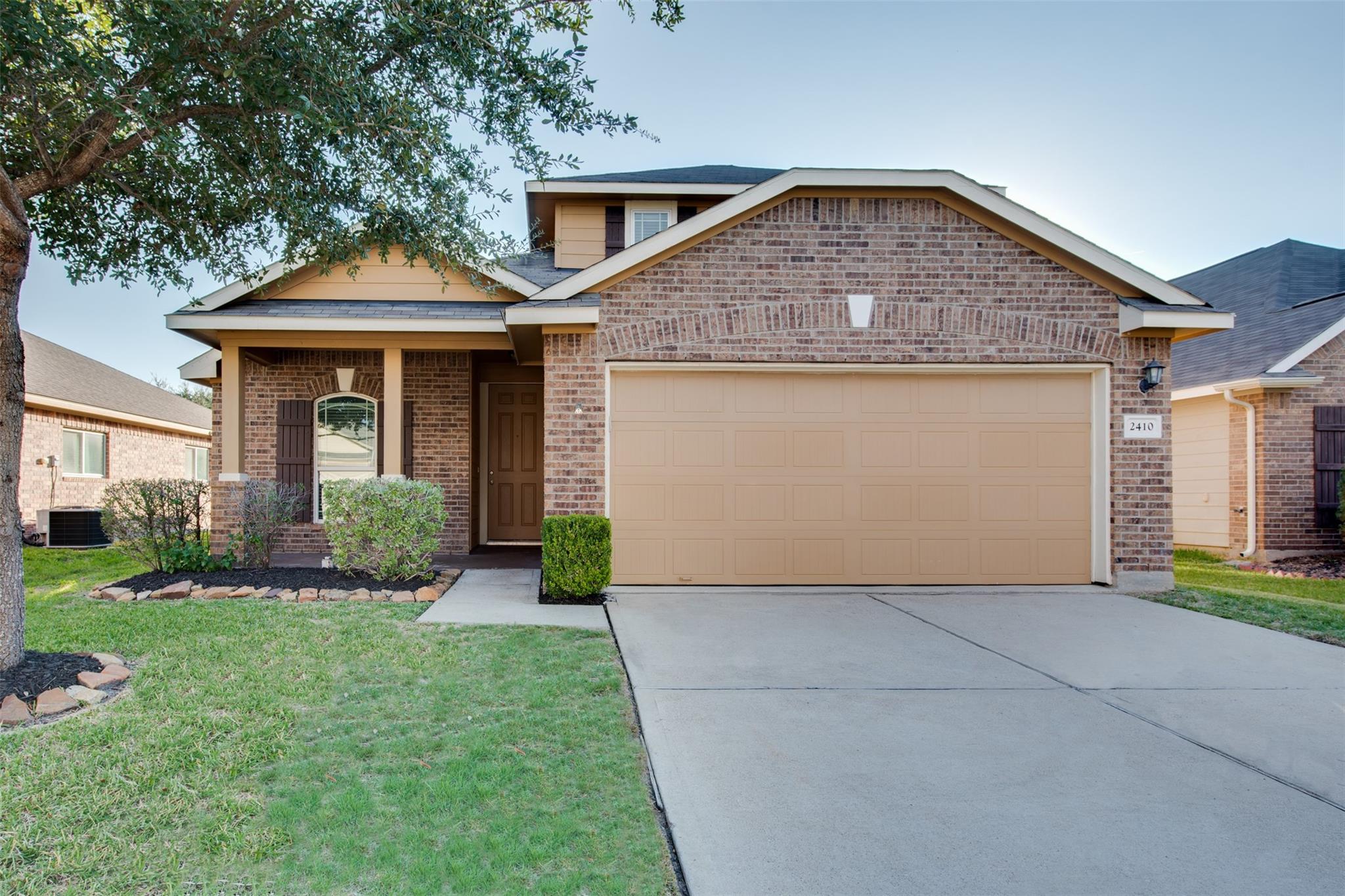 2410 Lakecrest Town Drive