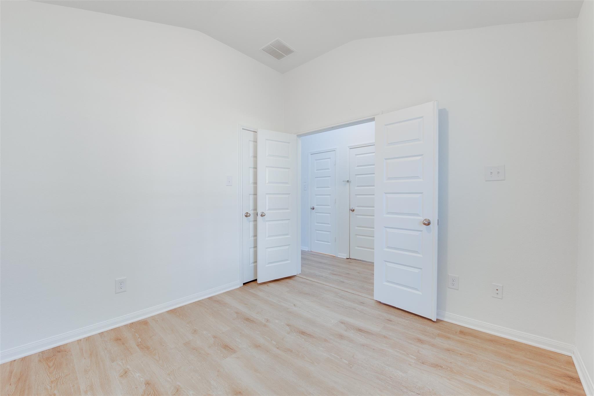 2410 Lakecrest Town Drive