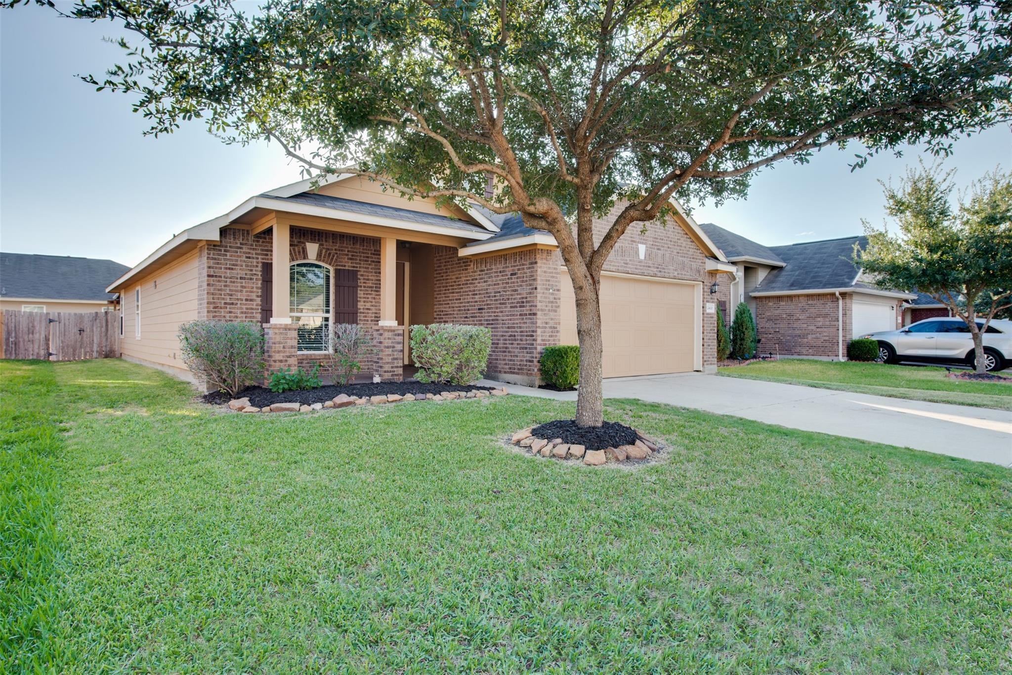 2410 Lakecrest Town Drive