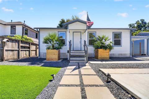 Photo of 908 Jewett St Street, Houston, TX 77009 (MLS # 14451703)