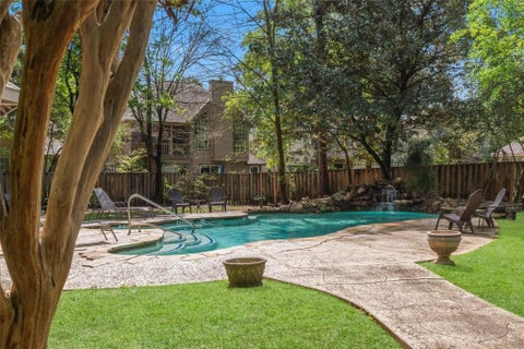Photo of 31 N Lakeridge Circle, The Woodlands, TX 77381 (MLS # 2658124)