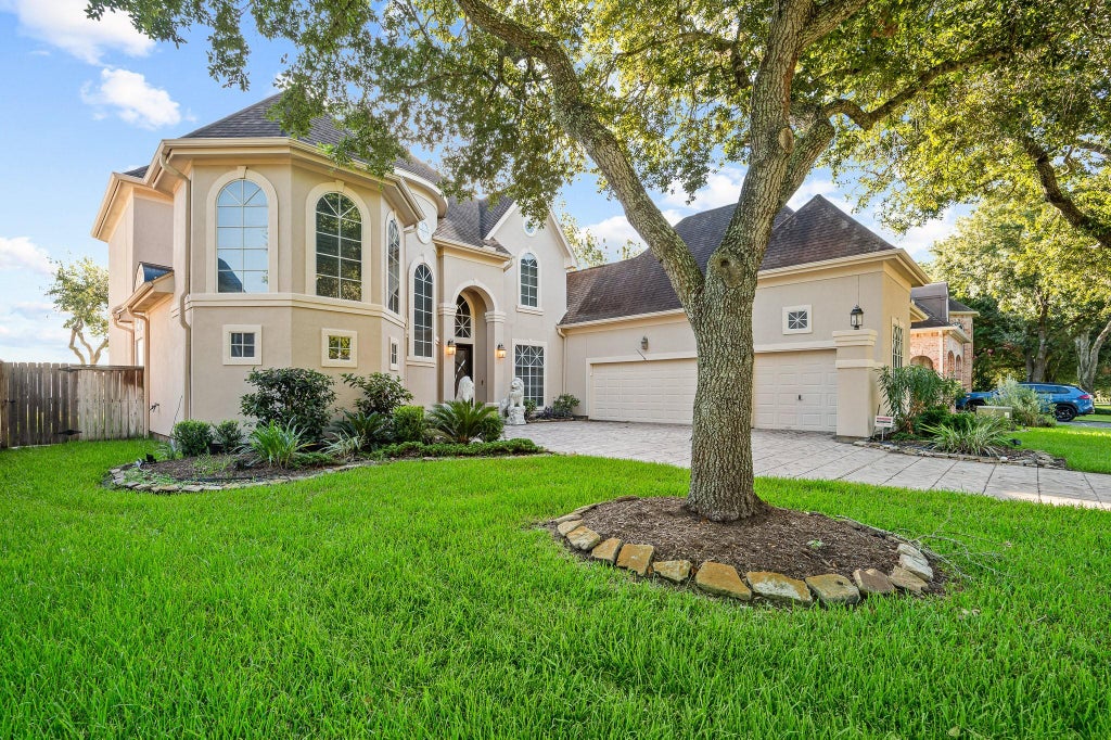 Photo of 3707 Abbeywood Drive, Pearland, TX 77584 (MLS # 70236371)