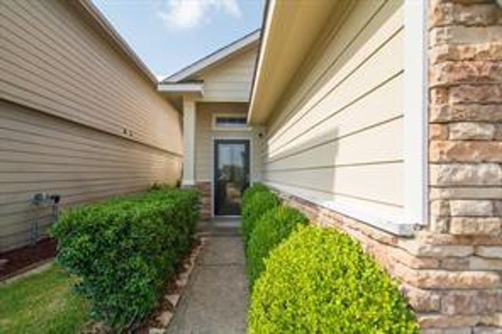 Photo of 8927 Windfern Trace Drive, Houston, TX 77064 (MLS # 47447017)