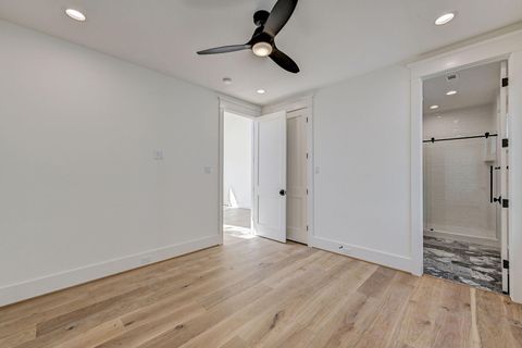 Tiny photo for 1524 Nicholson St St, Houston, TX 77008 (MLS # 77662514)