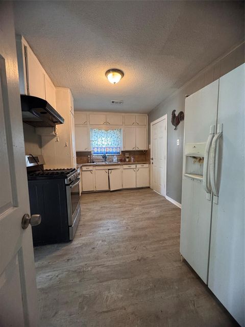 Photo of 2106 Utah Street, Baytown, TX 77520 (MLS # 38724893)