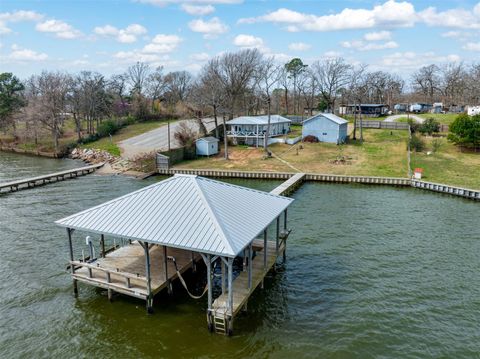 Homes For Sale - 1067 Beachside Drive<br/> Henderson County, Chandler, TX 75758