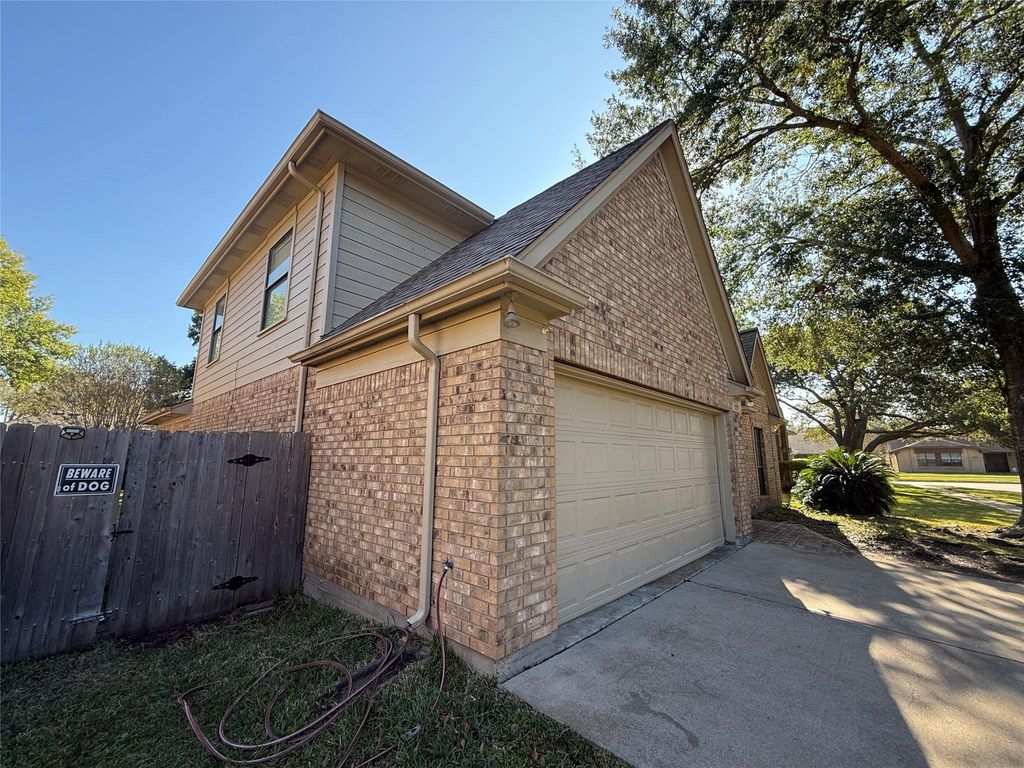 Photo of 523 Earls Court Drive, Katy, TX 77450 (MLS # 97879655)