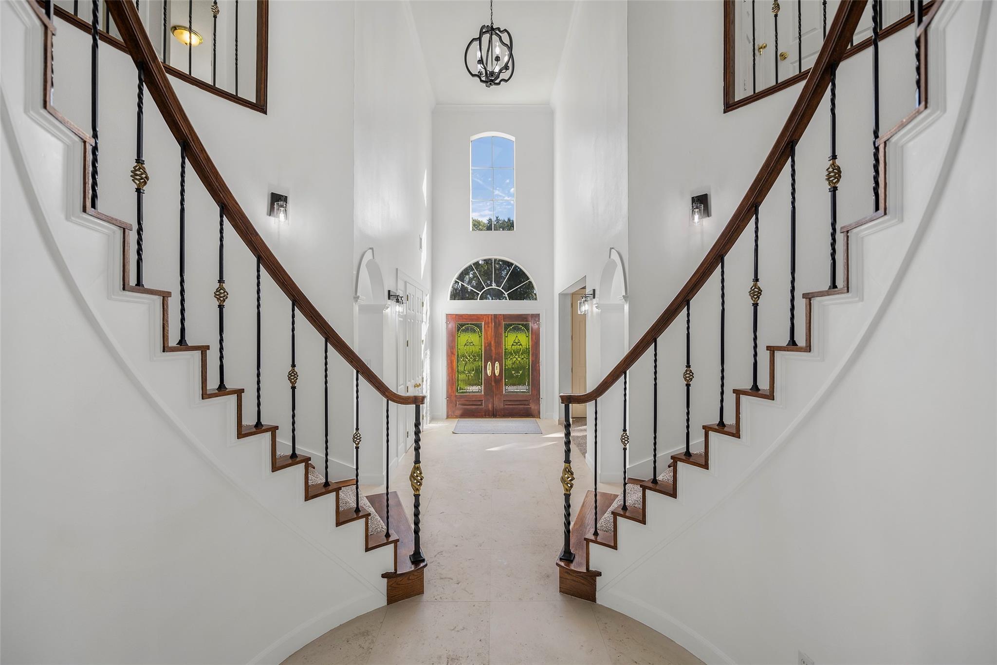 221 Heritage Trail N
