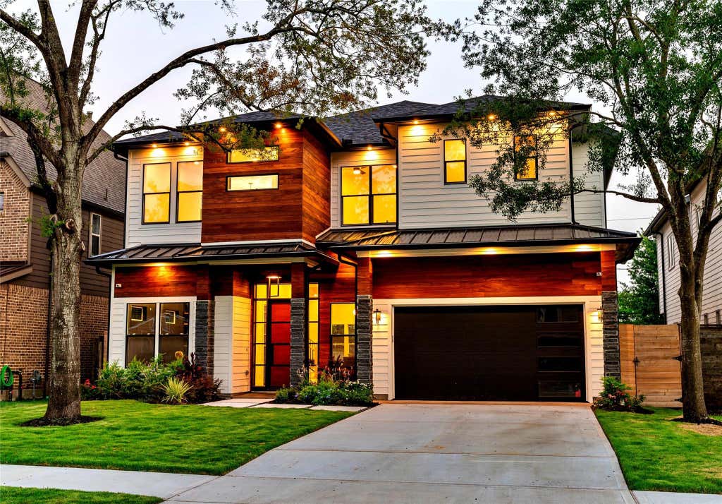 Photo of 1733 Du Barry Lane, Houston, TX 77018 (MLS # 81441923)