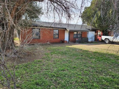 Homes For Sale - 2914 E Colgate Street<br/> Lubbock County, Lubbock, TX 79403