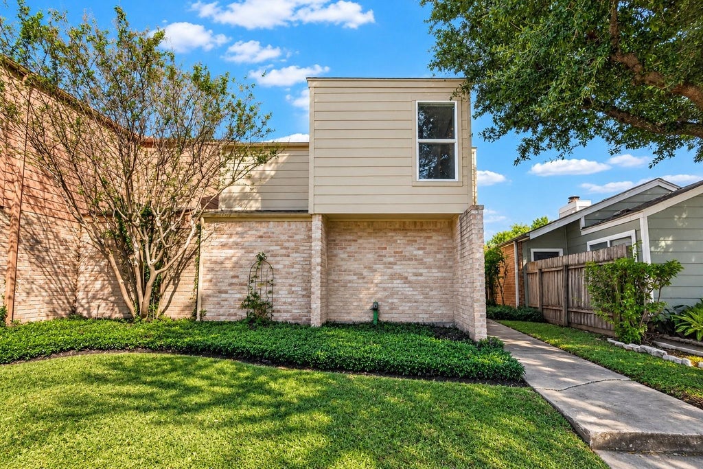 Photo of 1919 Wilcrest Drive, Houston, TX 77042 (MLS # 89532445)