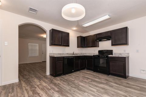 Photo of 13103 Ristina Circle, Houston, TX 77048 (MLS # 15639890)