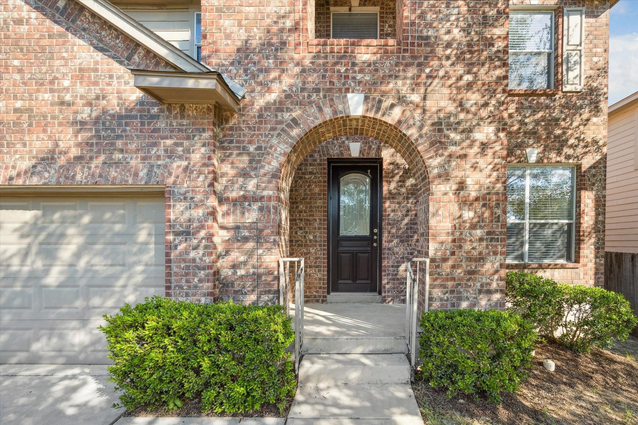 6807 Elmwood Crest