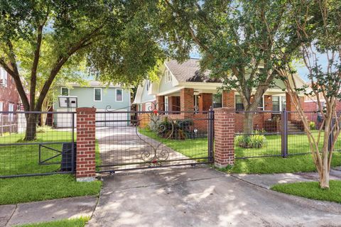 Tiny photo for 2302 Wentworth Street, Houston, TX 77004 (MLS # 32547255)