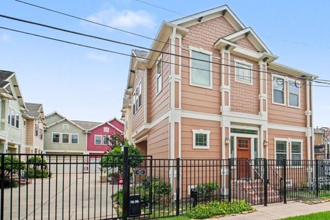 Photo of 1744 W 25th Street, Houston, TX 77008 (MLS # 64699780)