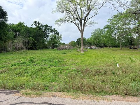 Vacant Land For Sale - 3704 Boone<br/> Damon, TX 77430