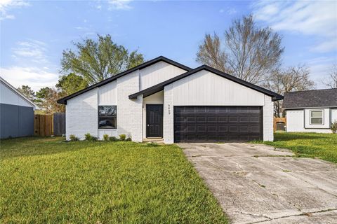 Photo of 9809 Wren Court, Conroe, TX 77385 (MLS # 24848720)