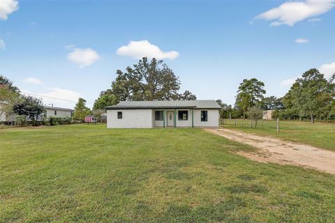 Photo of 27540 Foxwood Drive, Waller, TX 77484 (MLS # 12714339)