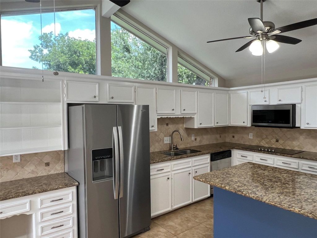 Photo of 1318 Pinecroft Drive, Sugar Land, TX 77498 (MLS # 61822926)