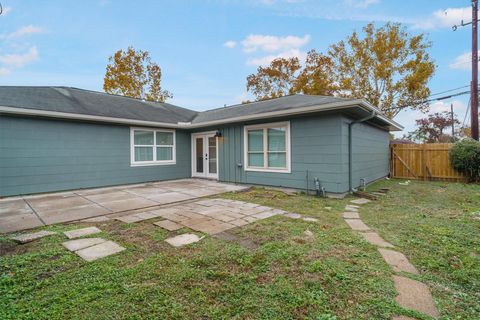 Tiny photo for 1801 Harding Street, Pasadena, TX 77502 (MLS # 7782885)