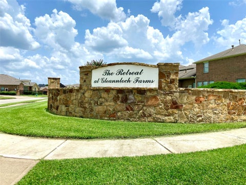 Townhouse For Rent - 8413 Ketan Loch Court<br/> Harris County, Spring, TX 77379