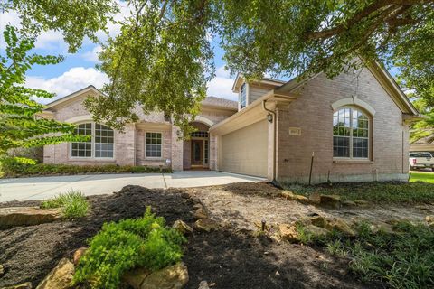 Photo of 2803 N Strathford Lane, Houston, TX 77345 (MLS # 16003970)
