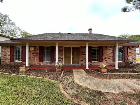 Photo of 5104 39th Street, Dickinson, TX 77539 (MLS # 69103099)