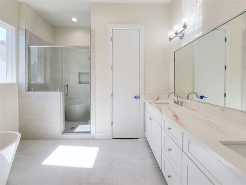 Tiny photo for 5931 Beall Street #B, Houston, TX 77091 (MLS # 92923097)