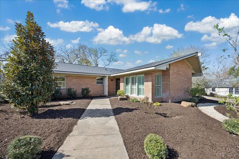 Homes For Sale - 523 E O'bryant Street<br/> Austin County, Bellville, TX 77418