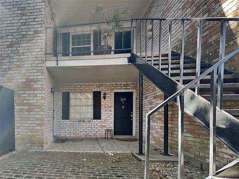 Photo of 7900 Westheimer Road #226, Houston, TX 77063 (MLS # 95613711)