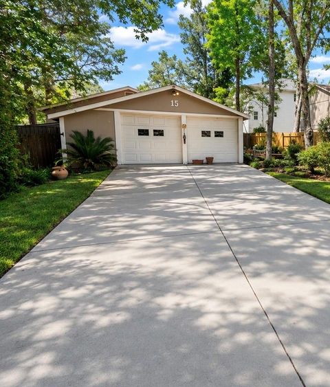 Photo of 15 Gambrel Oak Place, Spring, TX 77380 (MLS # 69944590)