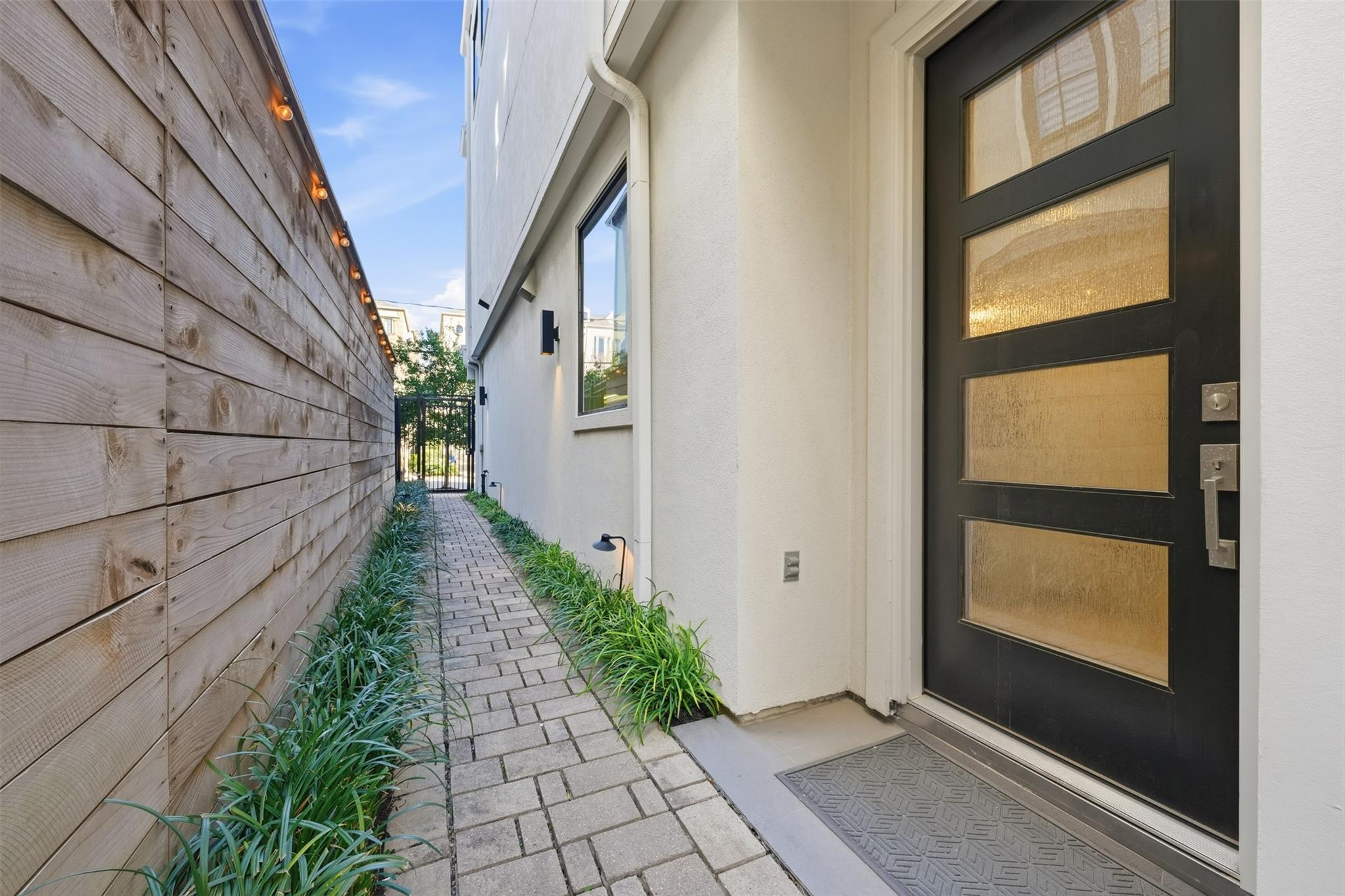 2114 Mcduffie Street