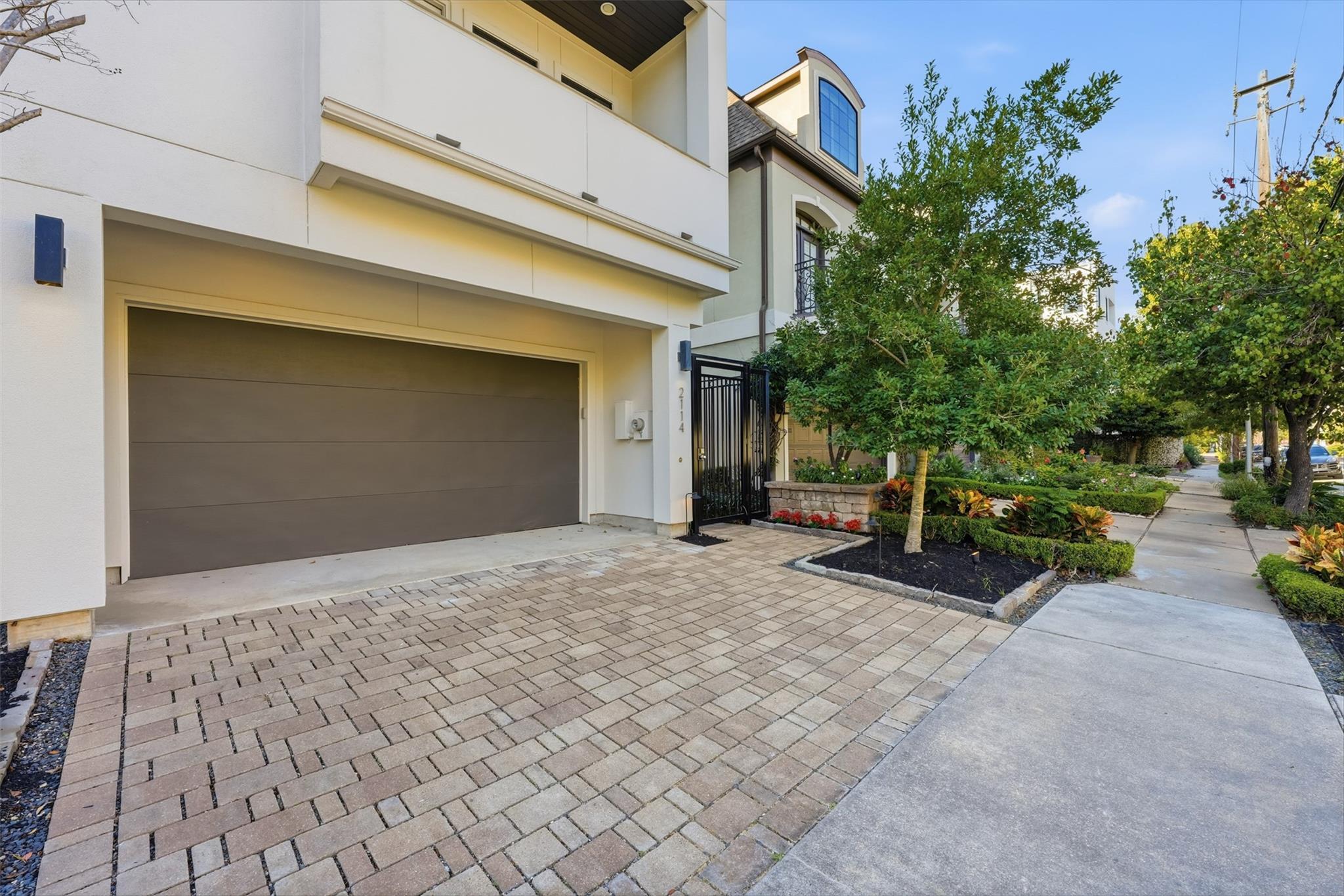 2114 Mcduffie Street