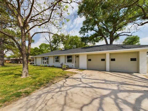 Photo of 2231 Latexo Drive, Houston, TX 77018 (MLS # 38287747) Photo of 2231 Latexo Drive, Houston, TX 77018 (MLS # 38287747)