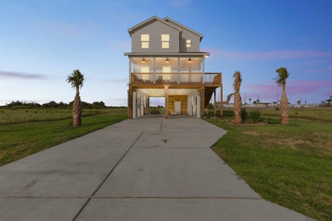 Photo of 18103 Shaman Drive, Galveston, TX 77554 (MLS # 2000652)