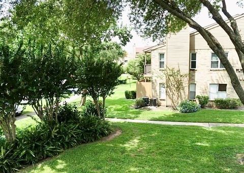 Tiny photo for 10555 Turtlewood Court #2303, Houston, TX 77072 (MLS # 94886925)