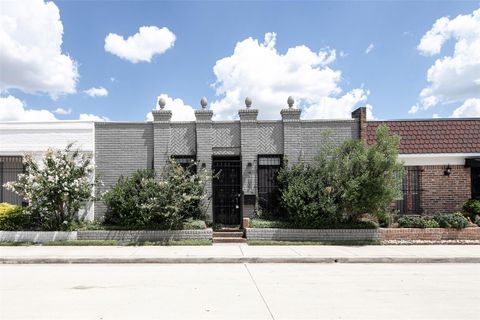 Photo of 4109 Meyerwood Drive, Houston, TX 77025 (MLS # 71307080)