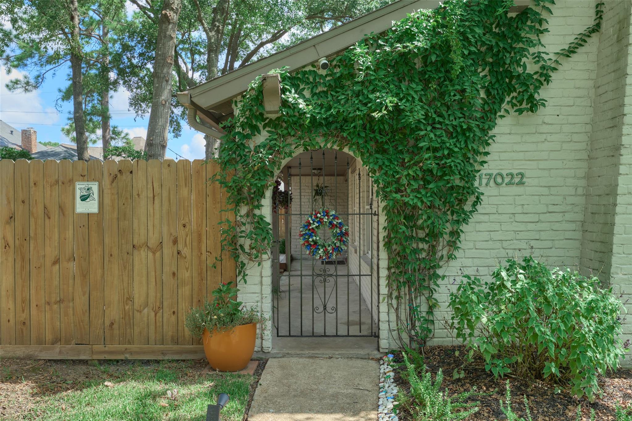 17022 Hill View Lane