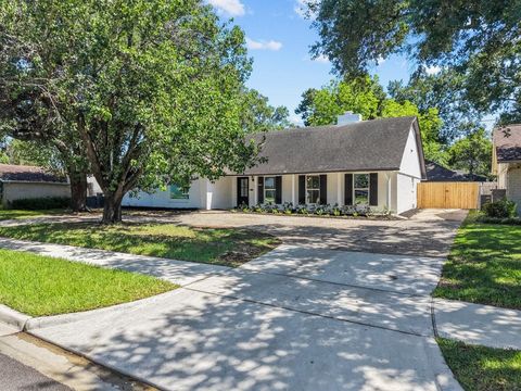 Photo of 8011 Richmond Avenue, Houston, TX 77063 (MLS # 34948511)