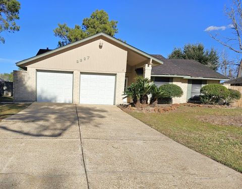 Photo of 2327 Shadbury Court, Houston, TX 77339 (MLS # 18662361)