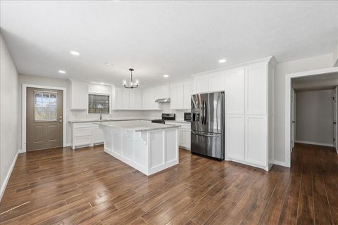 Tiny photo for 3105 Price Street, Nederland, TX 77627 (MLS # 2357523)