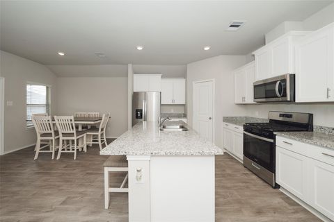 2407 Divot Lane Navasota TX 77868