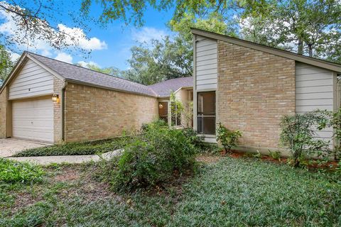 Photo of 36 N Autumnwood Way, The Woodlands, TX 77380 (MLS # 76635435)
