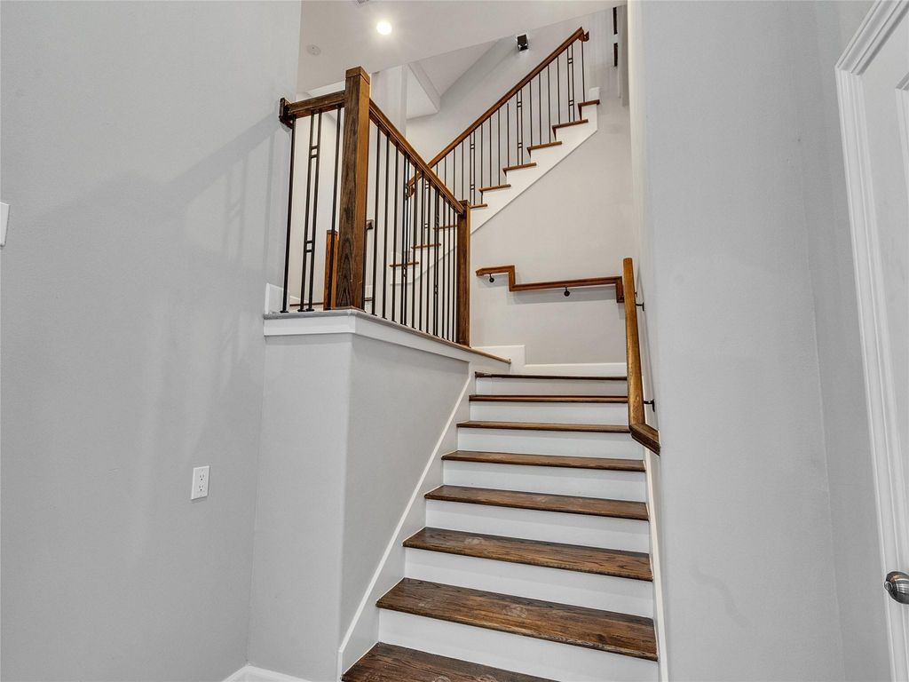 Photo of 1122 W 16th Street #C, Houston, TX 77008 (MLS # 80795754)