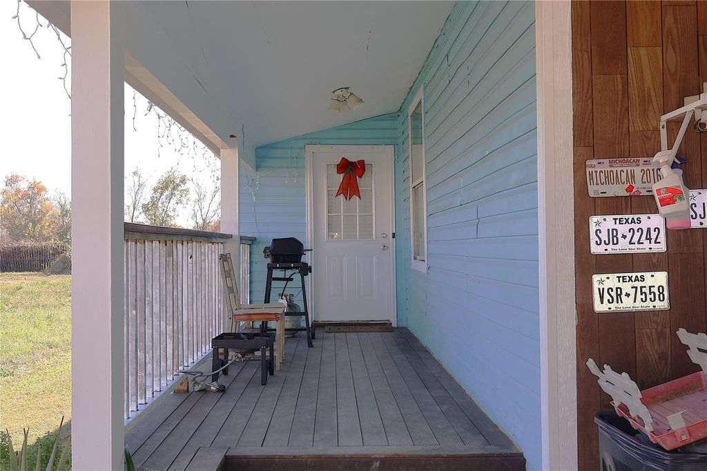 Photo of 634 S Paloma Drive, Rosharon, TX 77583 (MLS # 95742538)