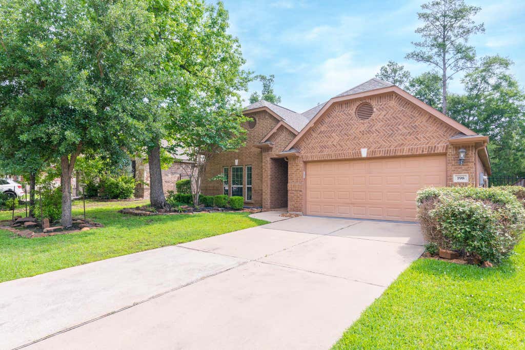 Photo of 198 Hearthshire Circle, The Woodlands, TX 77354 (MLS # 45663229)