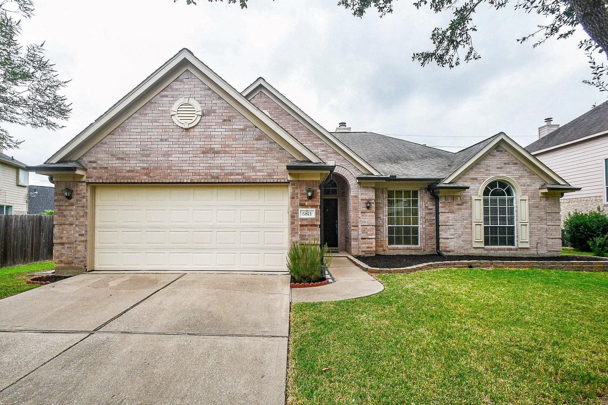 6811 Shelby Oaks Drive
