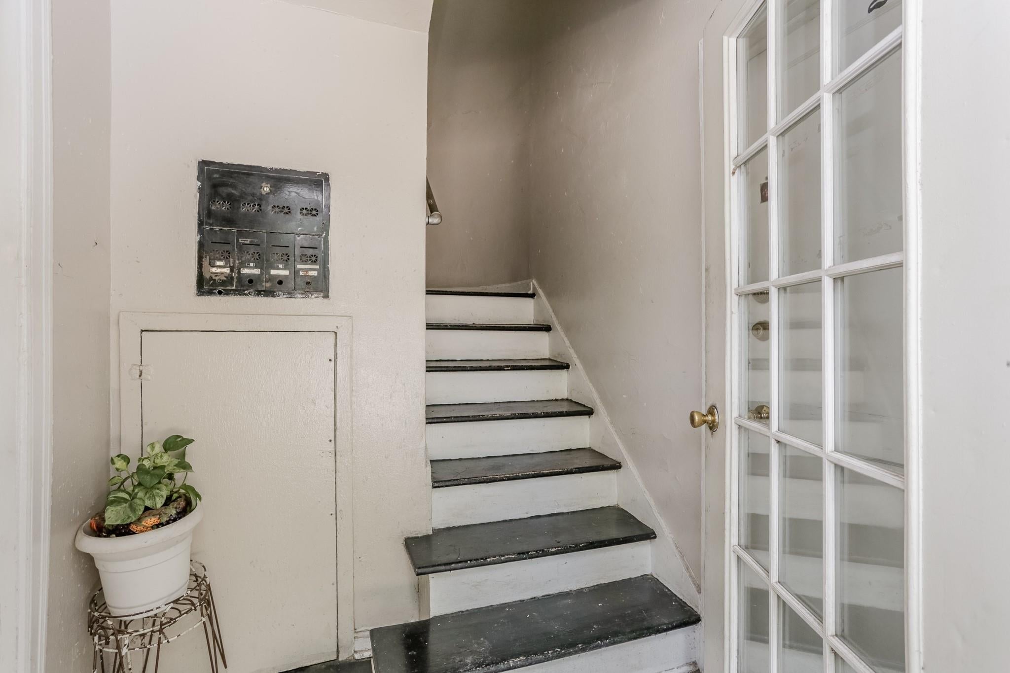 1828 W Main Street 4